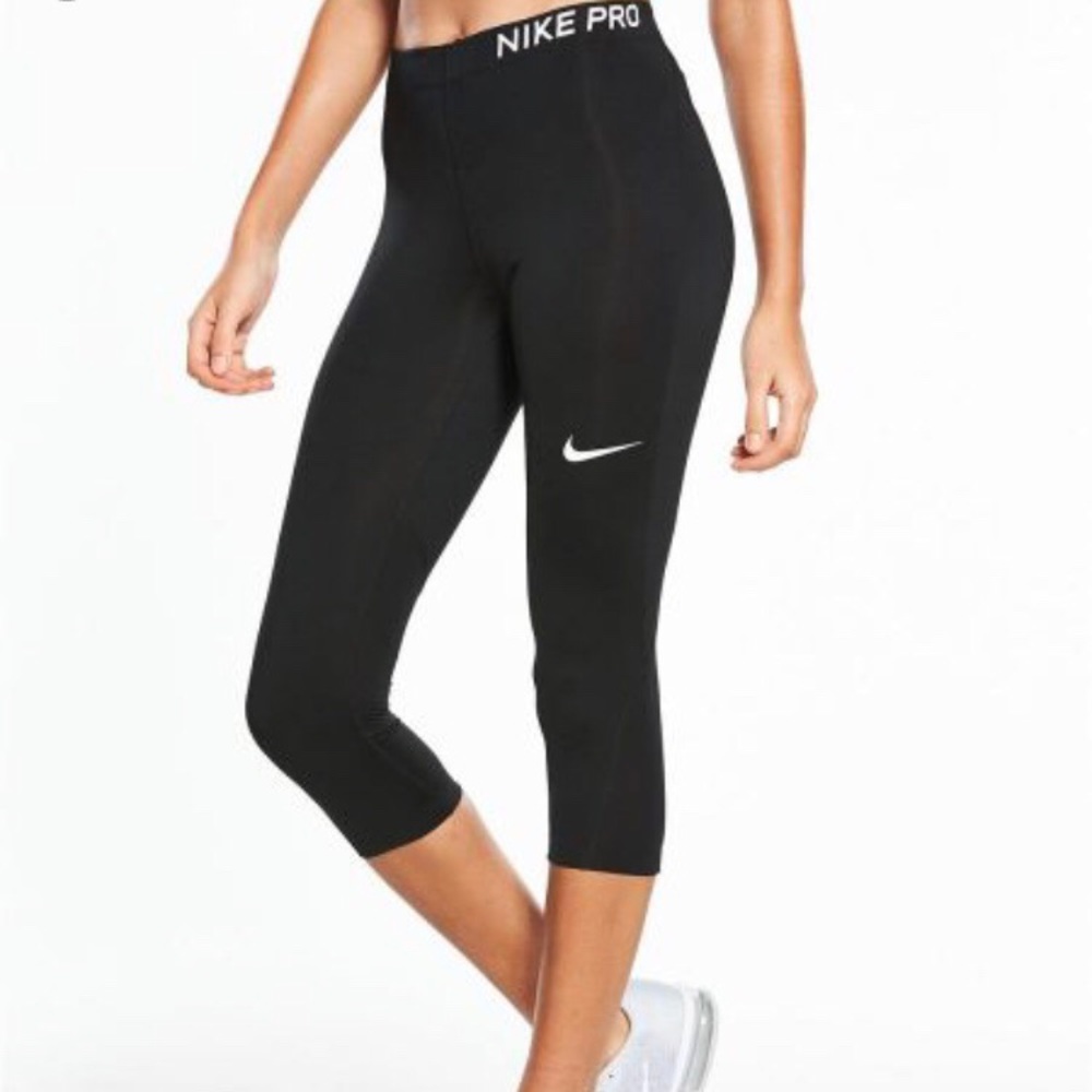 Nike pro crop leggings